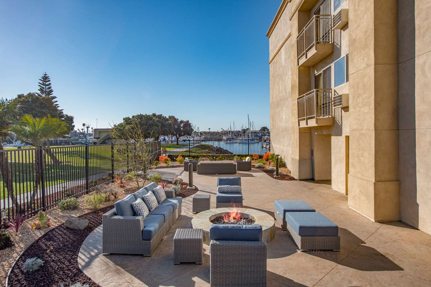 Hampton Inn Channel Islands Harbor 29/65