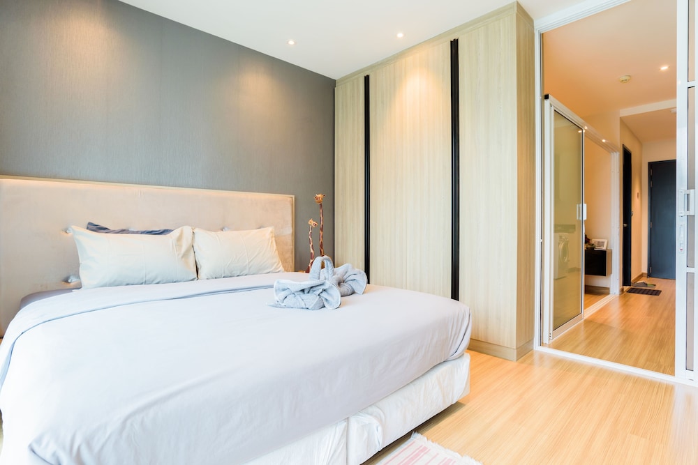 2 BEDROOMS, DELUXE, DOUBLE OR TWIN BED, CITY VIEW, KITCHEN