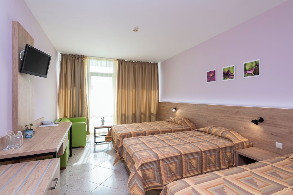 Ivana Palace 16/47