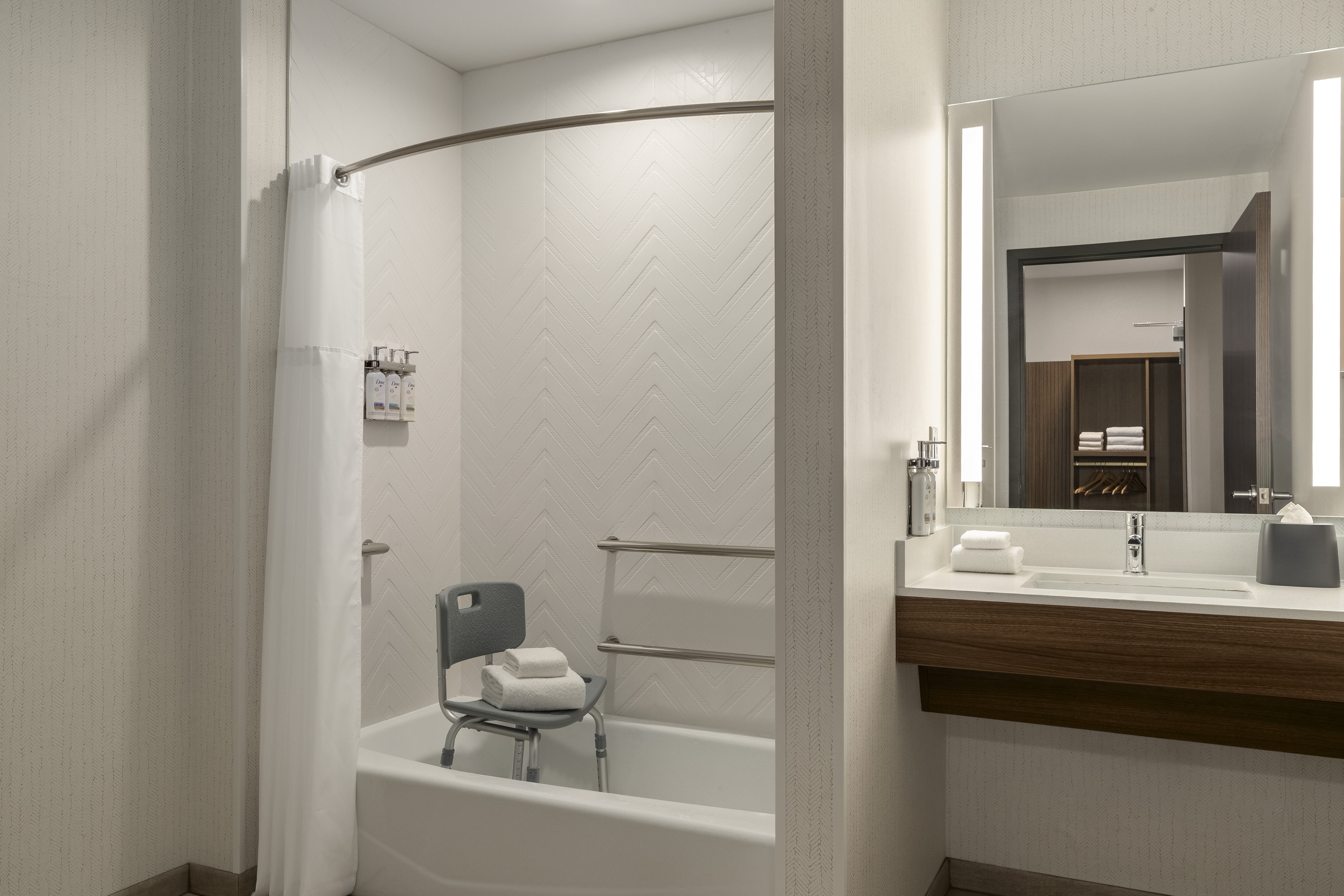 Holiday Inn Hotel And Suites Commerce City Denver Airport 48/50