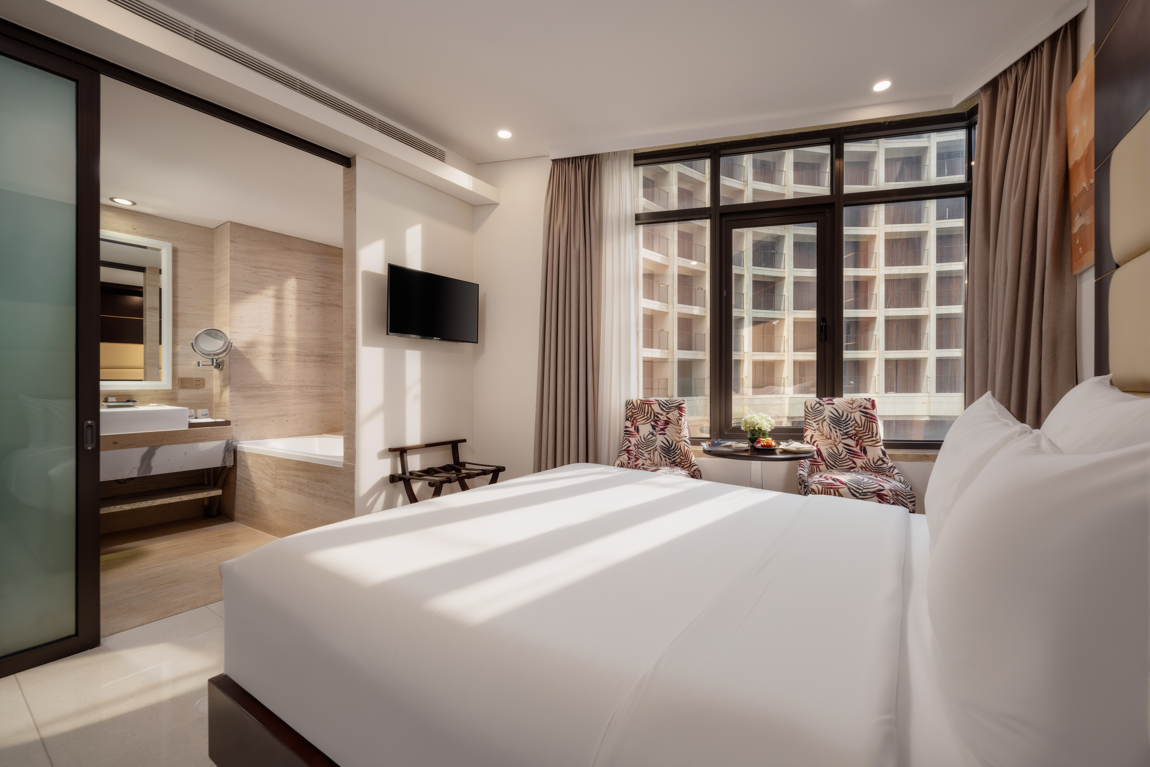 Senior, Deluxe, Double Bed، Holiday Beach Hotel Danang 2/8