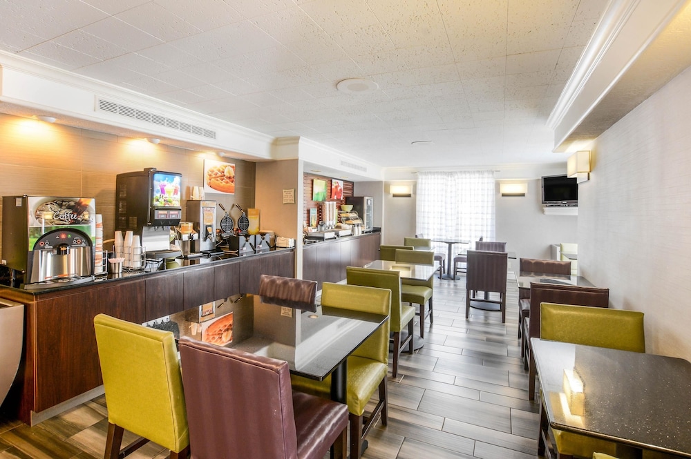 Quality Inn & Suites North Charleston Ashley Phosphate 39/50