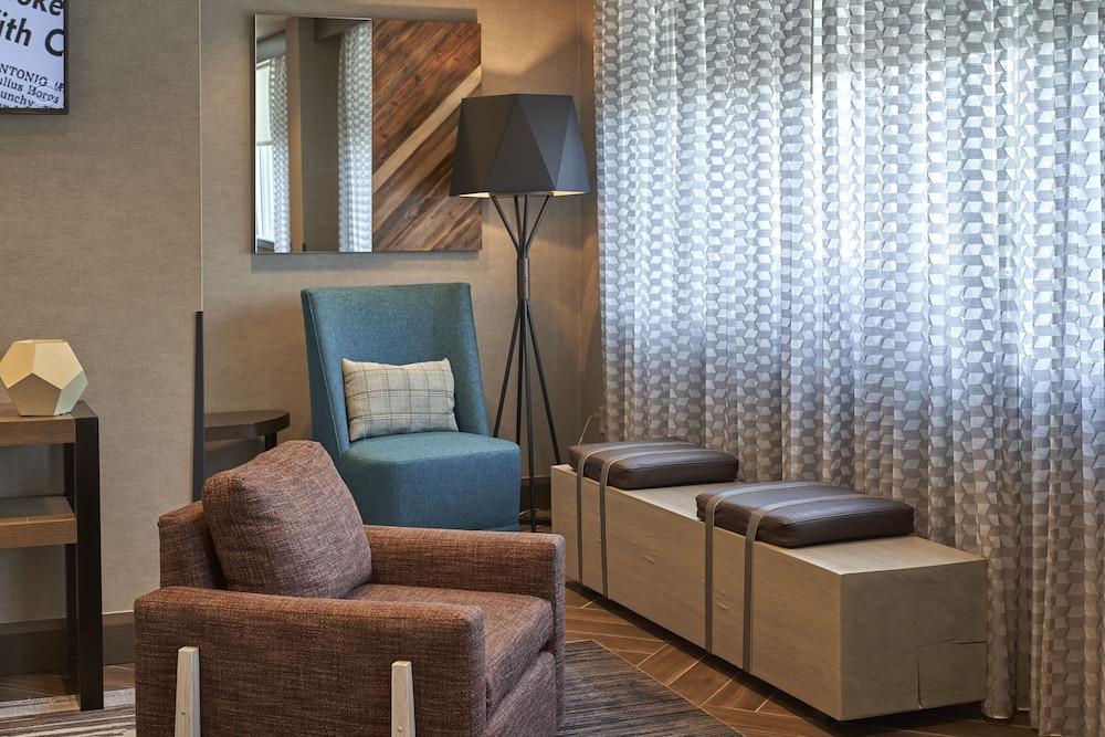 Hilton Cincinnati Airport 30/62