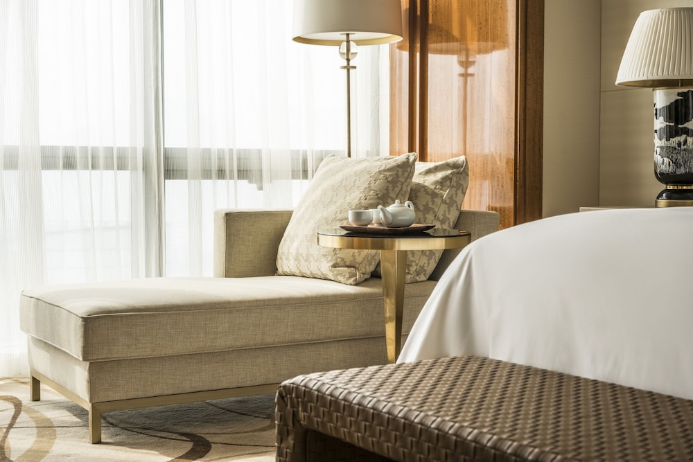 FOUR SEASONS HOTEL TIANJIN 7/84