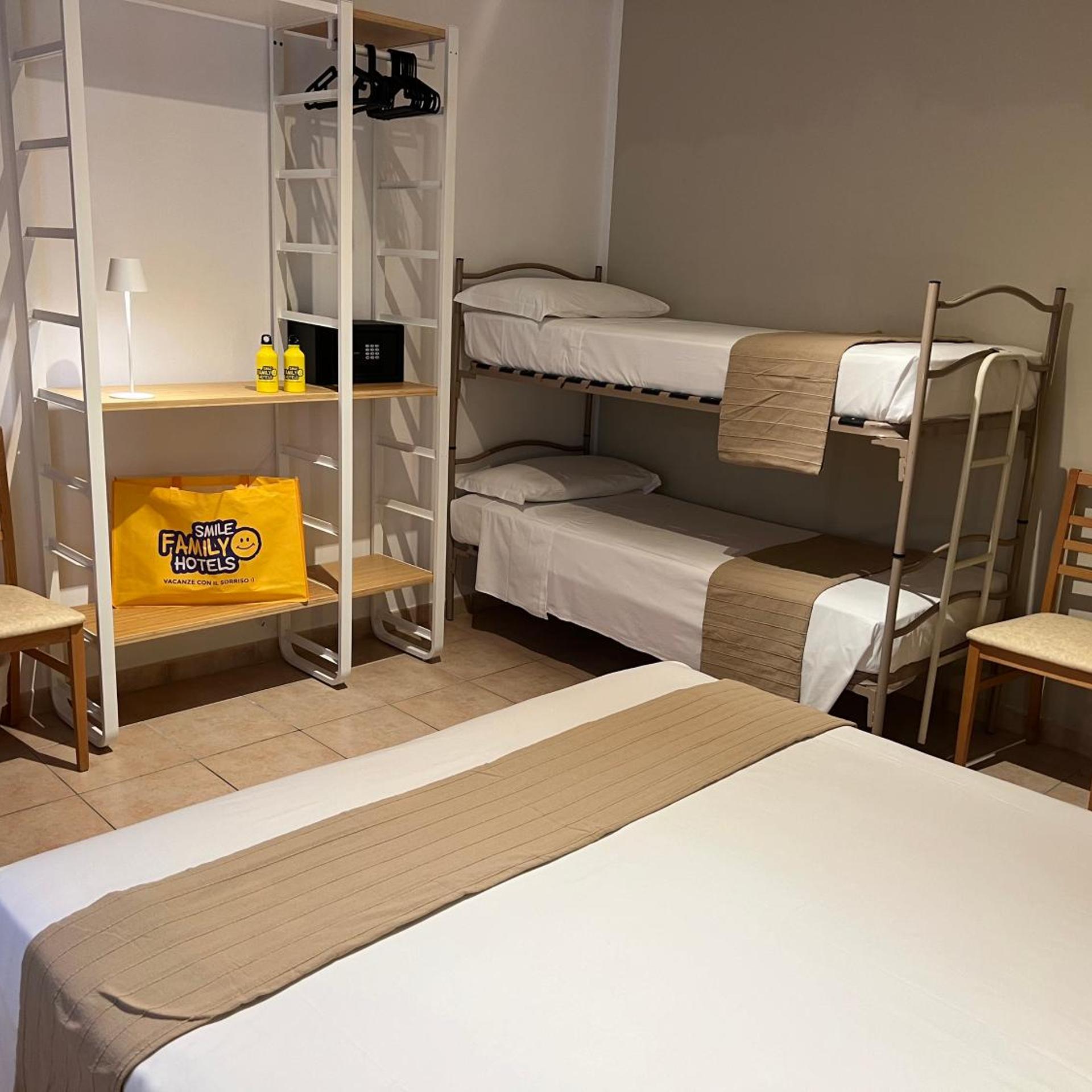 Hotel Lotus 32/50