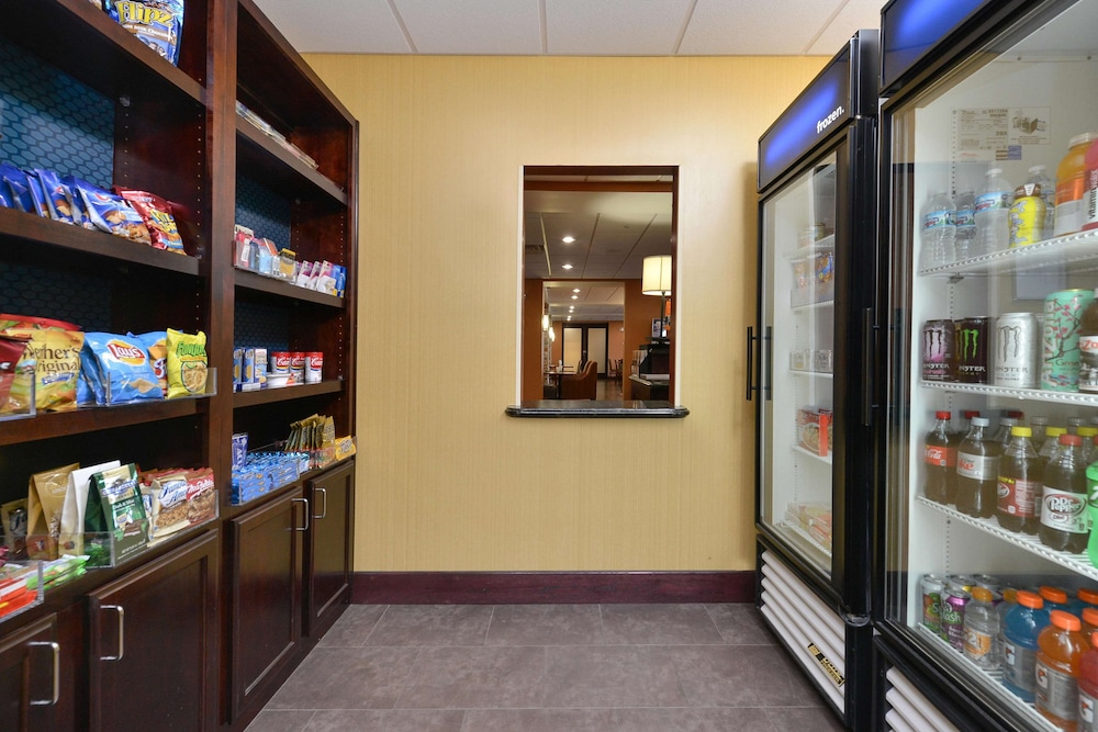 Hampton Inn Muscatine 27/35