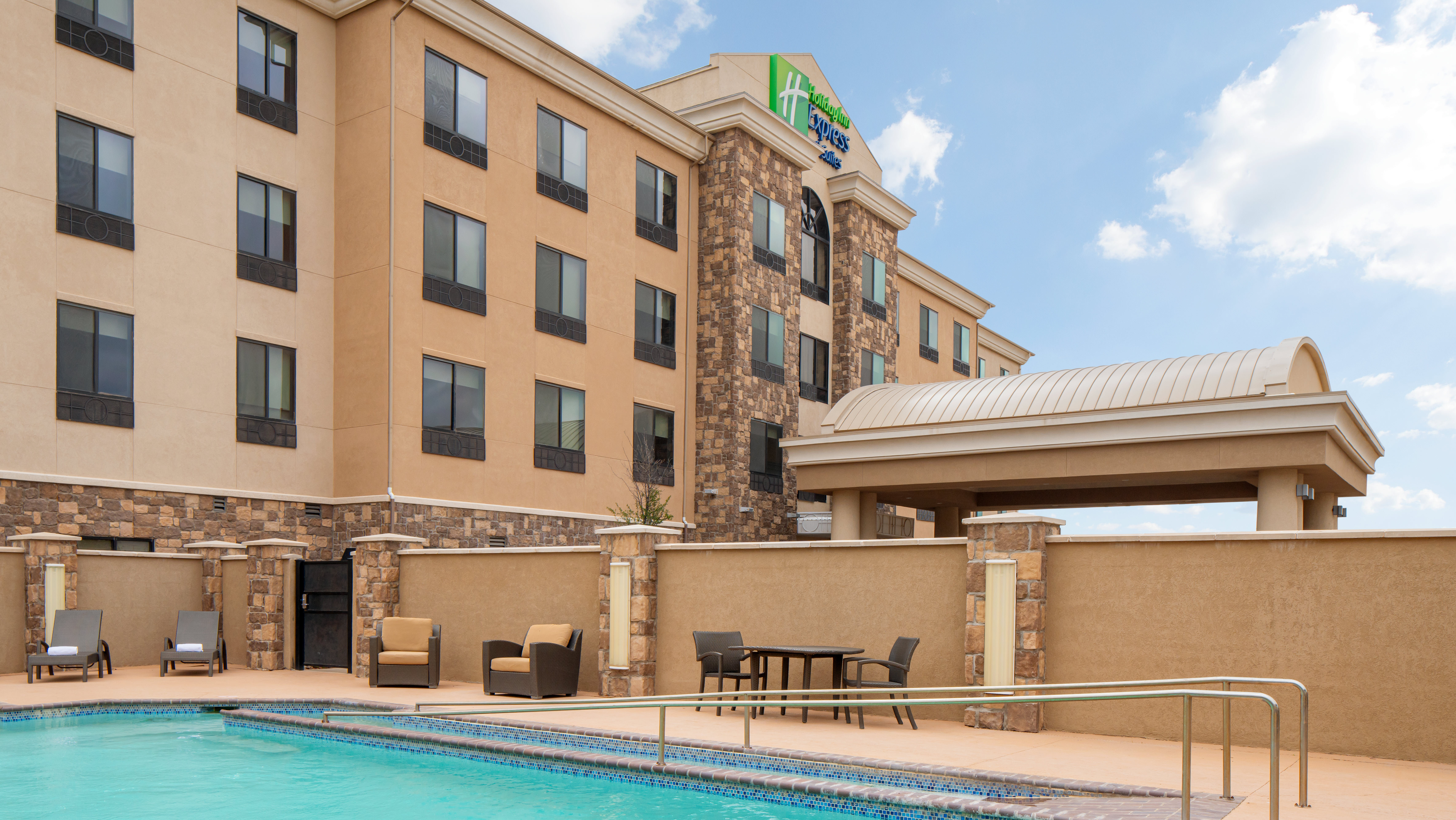 Holiday Inn Express & Suites Midland South I-20 7/69