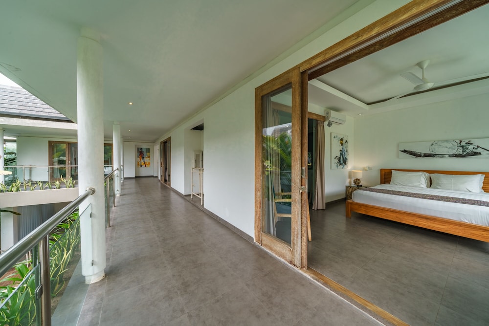 Villa Paloma 3/50