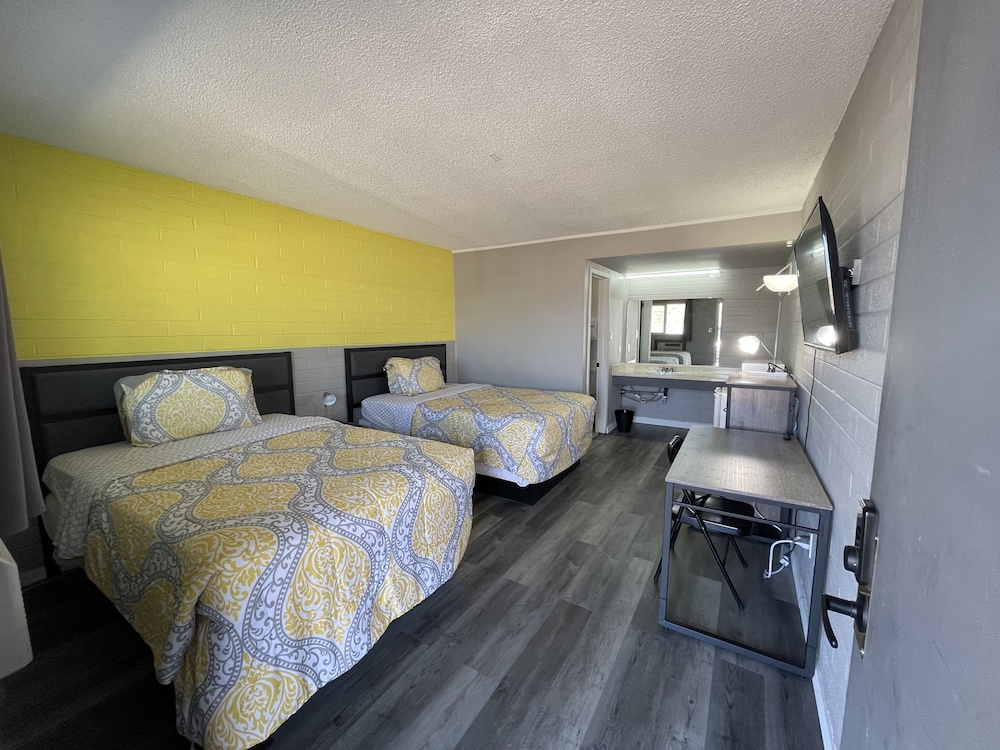 Belle-Aire Motel 18/58