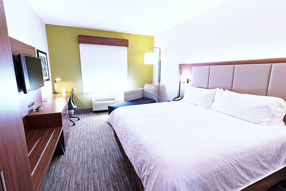 Holiday Inn Express & Suites Crestview South I-10 17/69