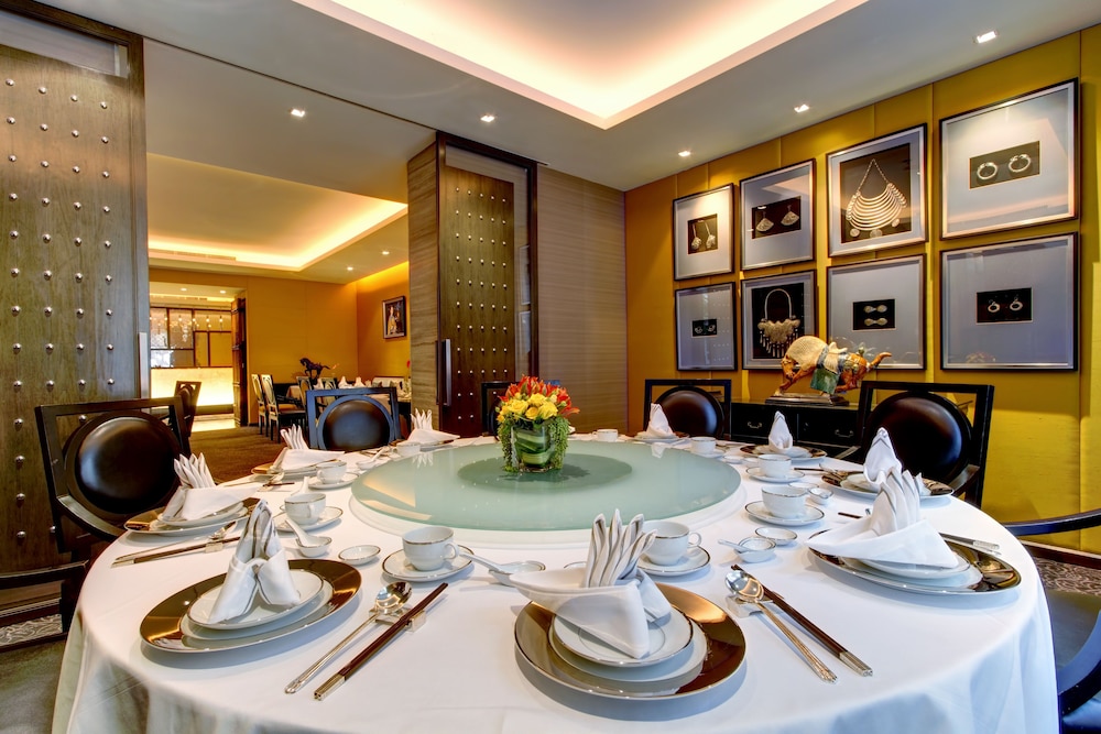 The Sukosol Bangkok (ex Siam City) 33/50