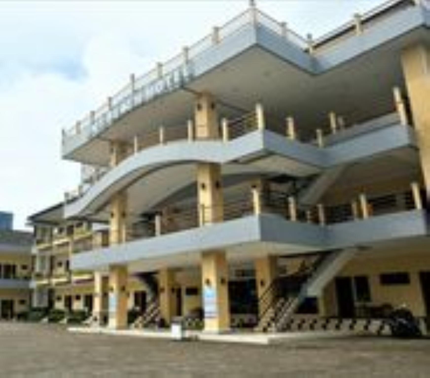 Uni Beach Hotel 1/25