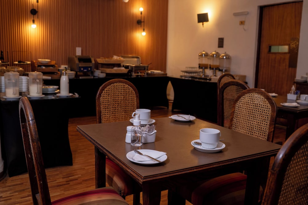 Hotel Presidente (ex. Presidente Hotel Santiago) 46/60