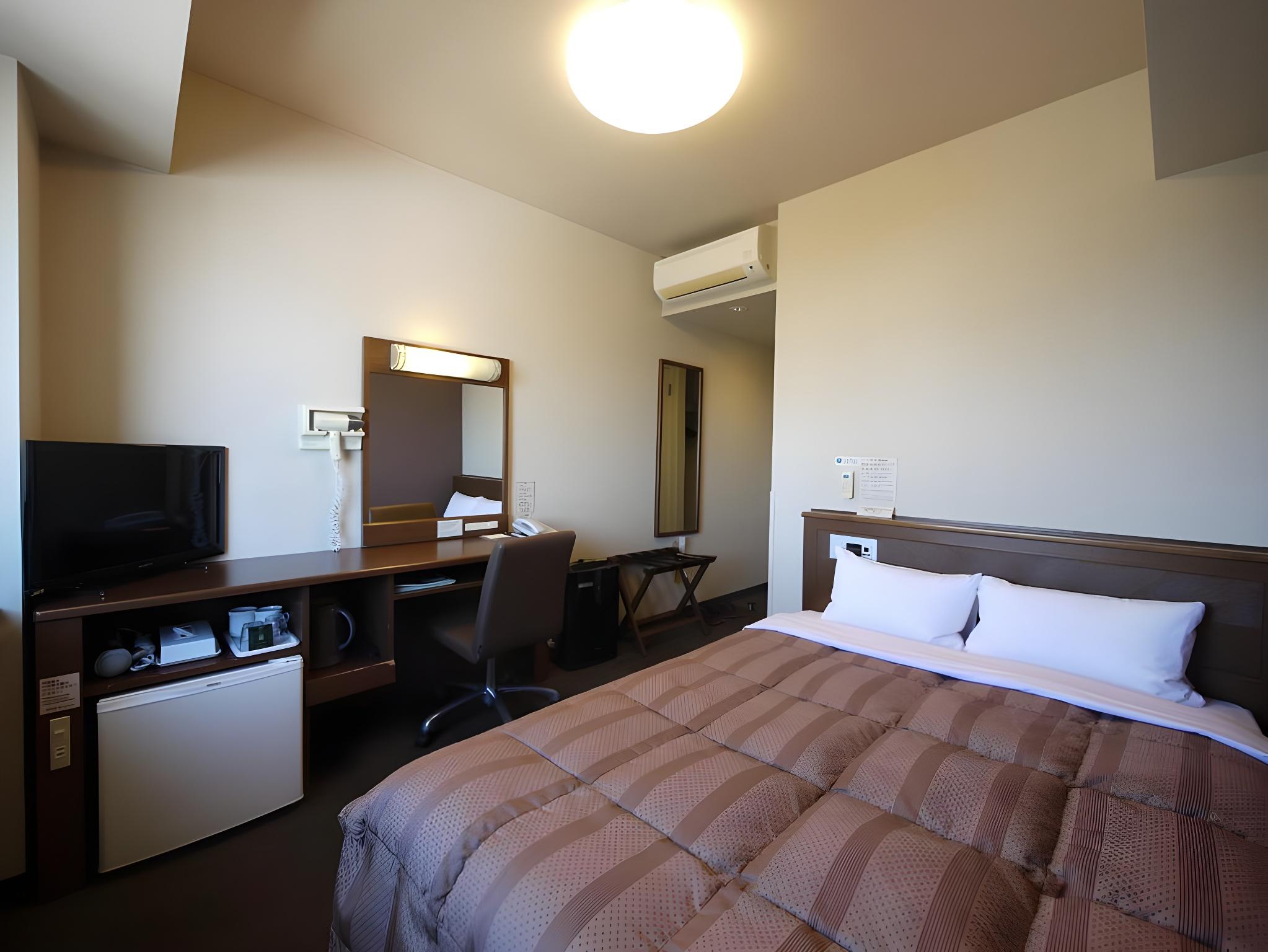 Semi Room, Standard, Semi Double Bed, Smoking