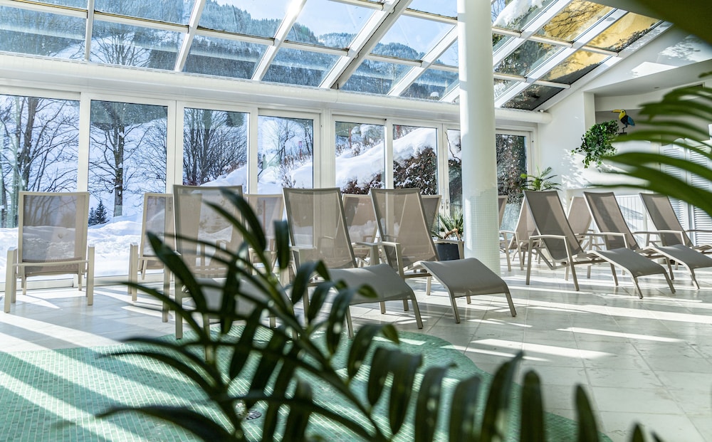 HOTEL SAALBACHER HOF 43/73