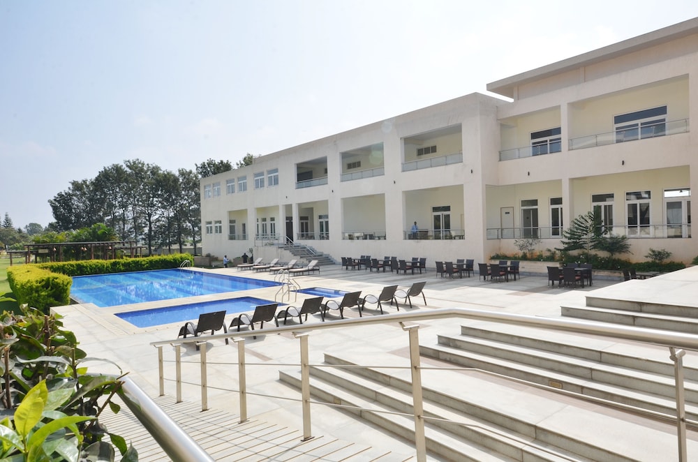 Spree Resort at Century Wintersun 34/39