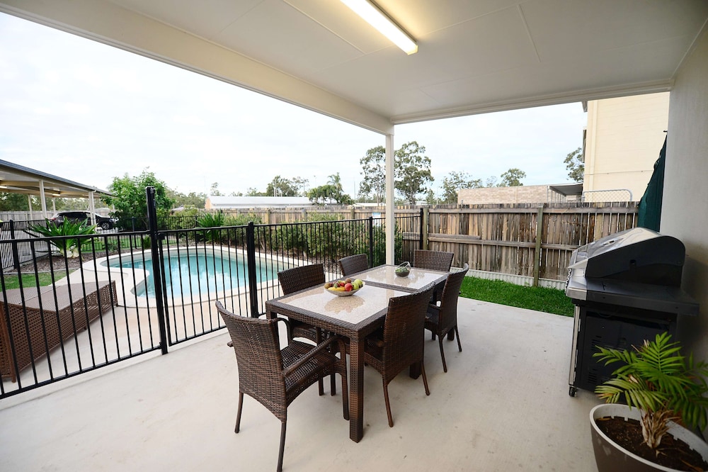 Oaks Middlemount Suites 44/53
