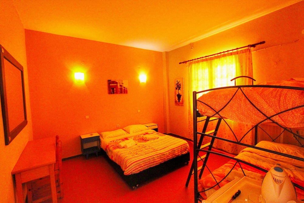 Avra Budget Beach Hotel 24/66