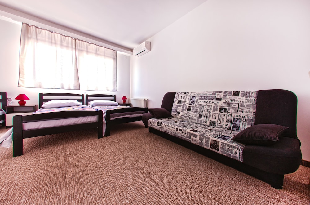 London Rooms Zagreb Airport 29/48