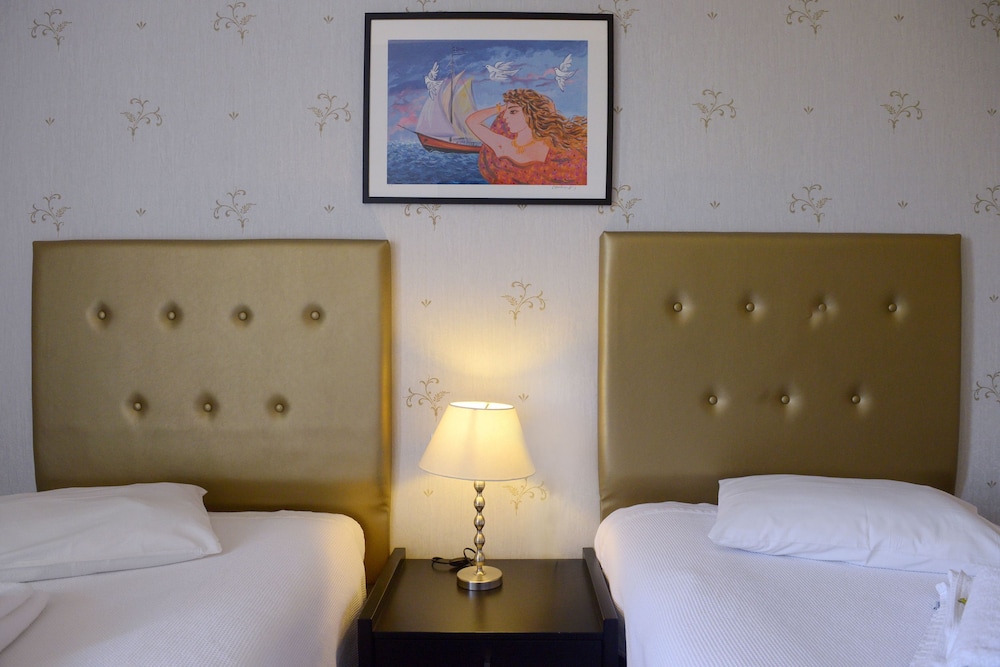 Phidias Hotel 24/69