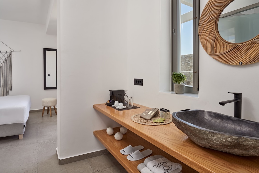 Ionic Suites 33/50