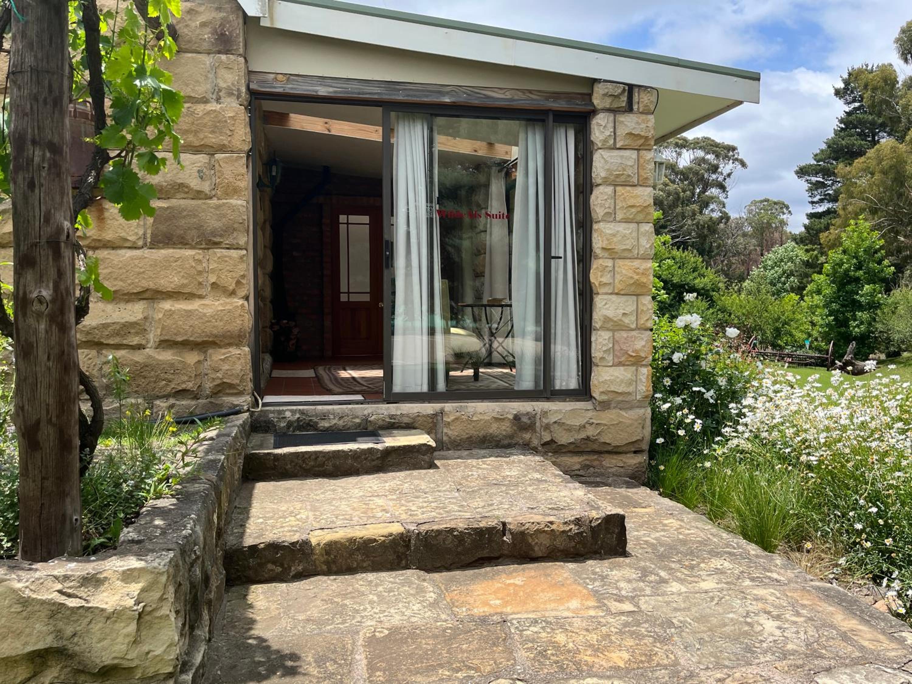 The Clarens Country House 67/73