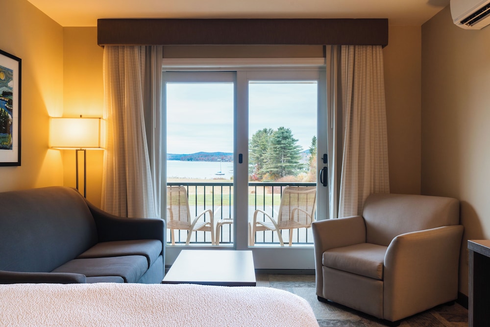 Belfast Harbor Inn 46/64