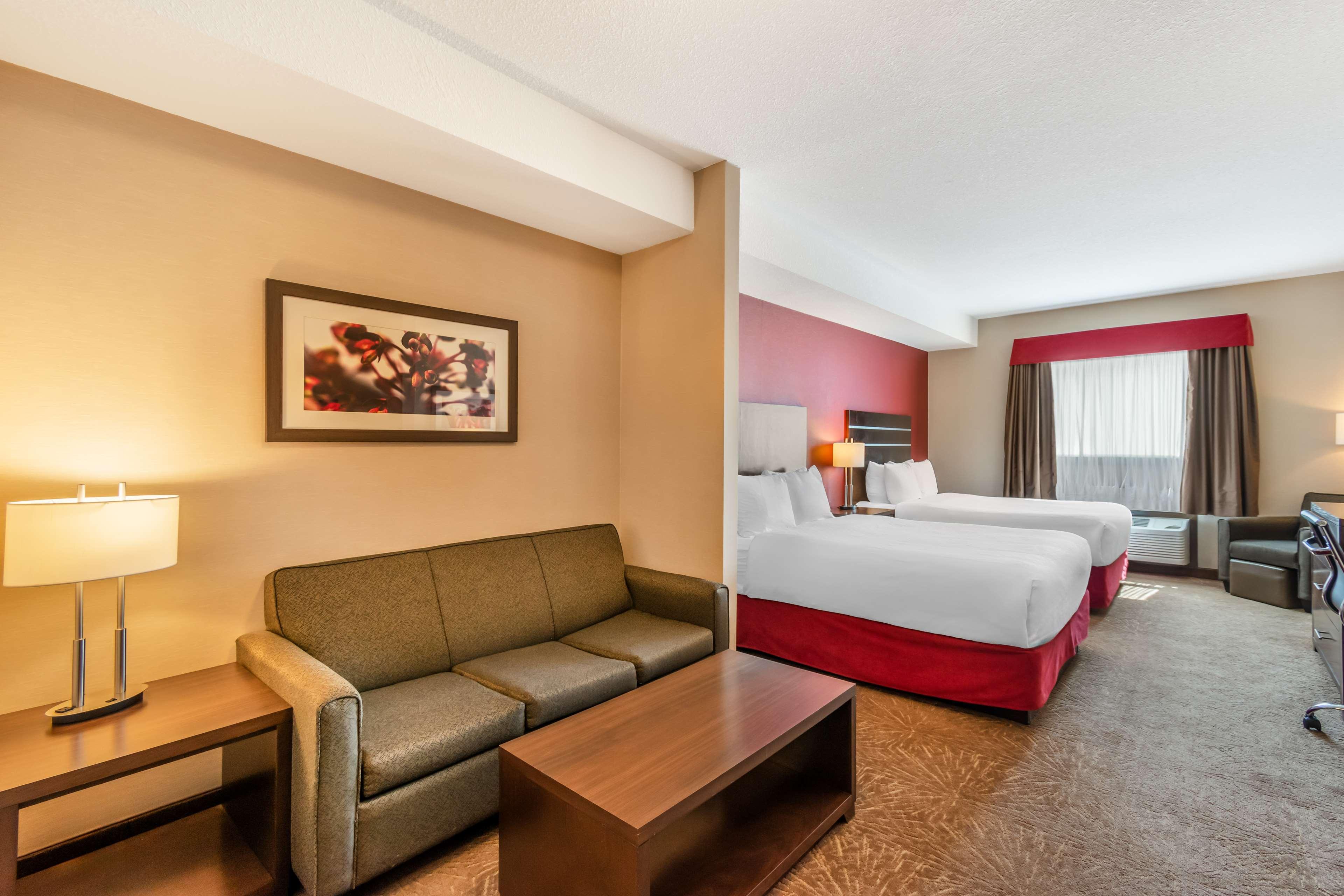 جناح، Best Western Plus Kindersley Hotel 5/6