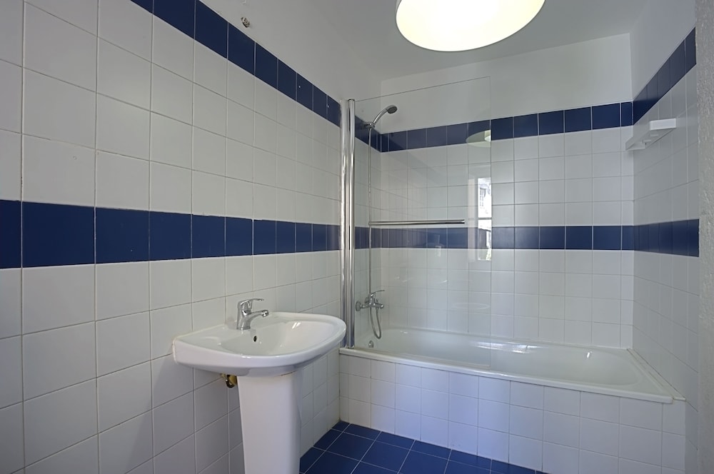 2 Bedrooms, Panoramic, Apartment, Double and Twin Beds, River View, Kitchen