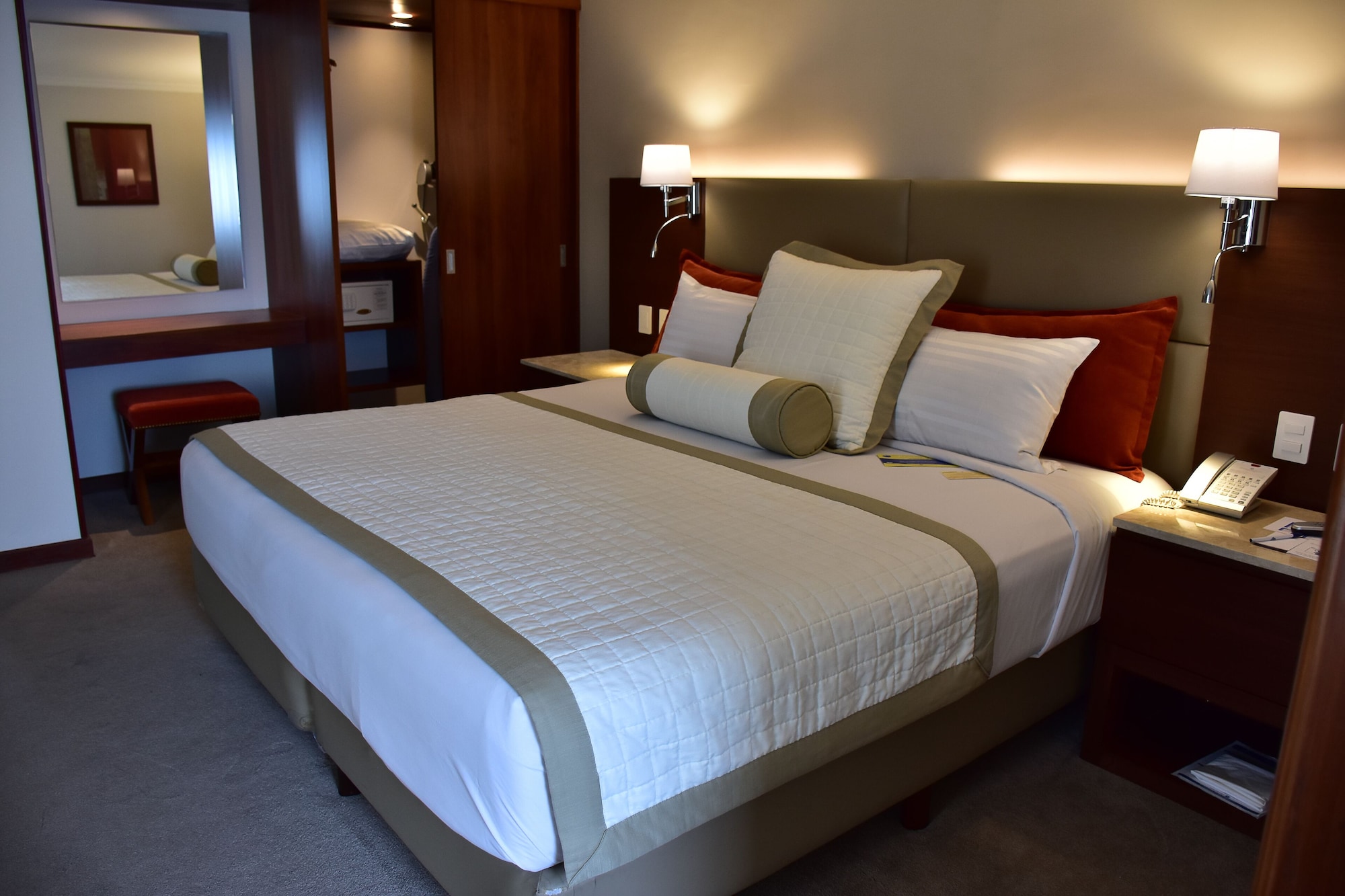 SUITE, GARDEN VIEW