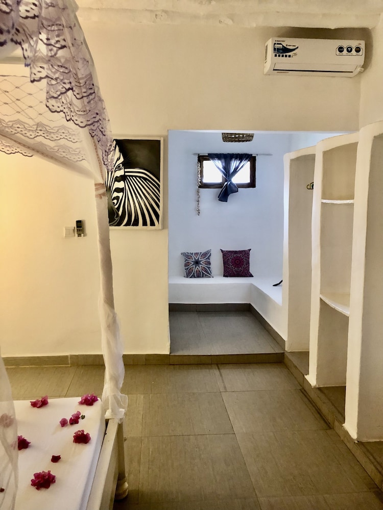 Bahati Villa 6/50