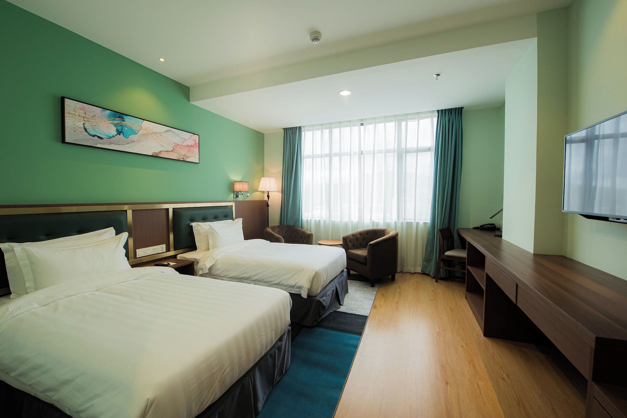 DELUXE, TWIN BEDS