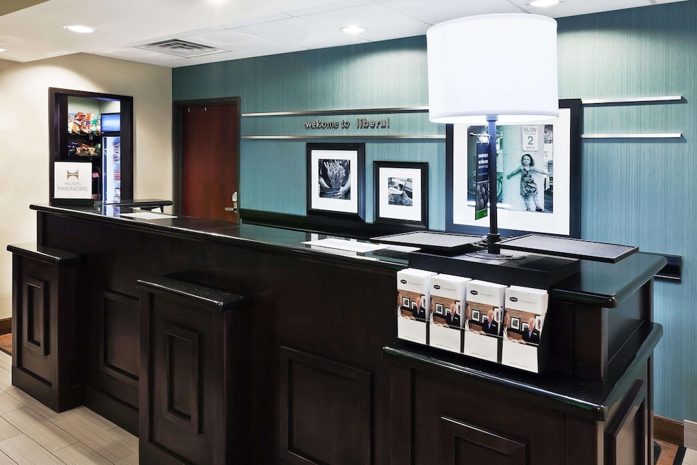 Hampton Inn & Suites Liberal 7/36