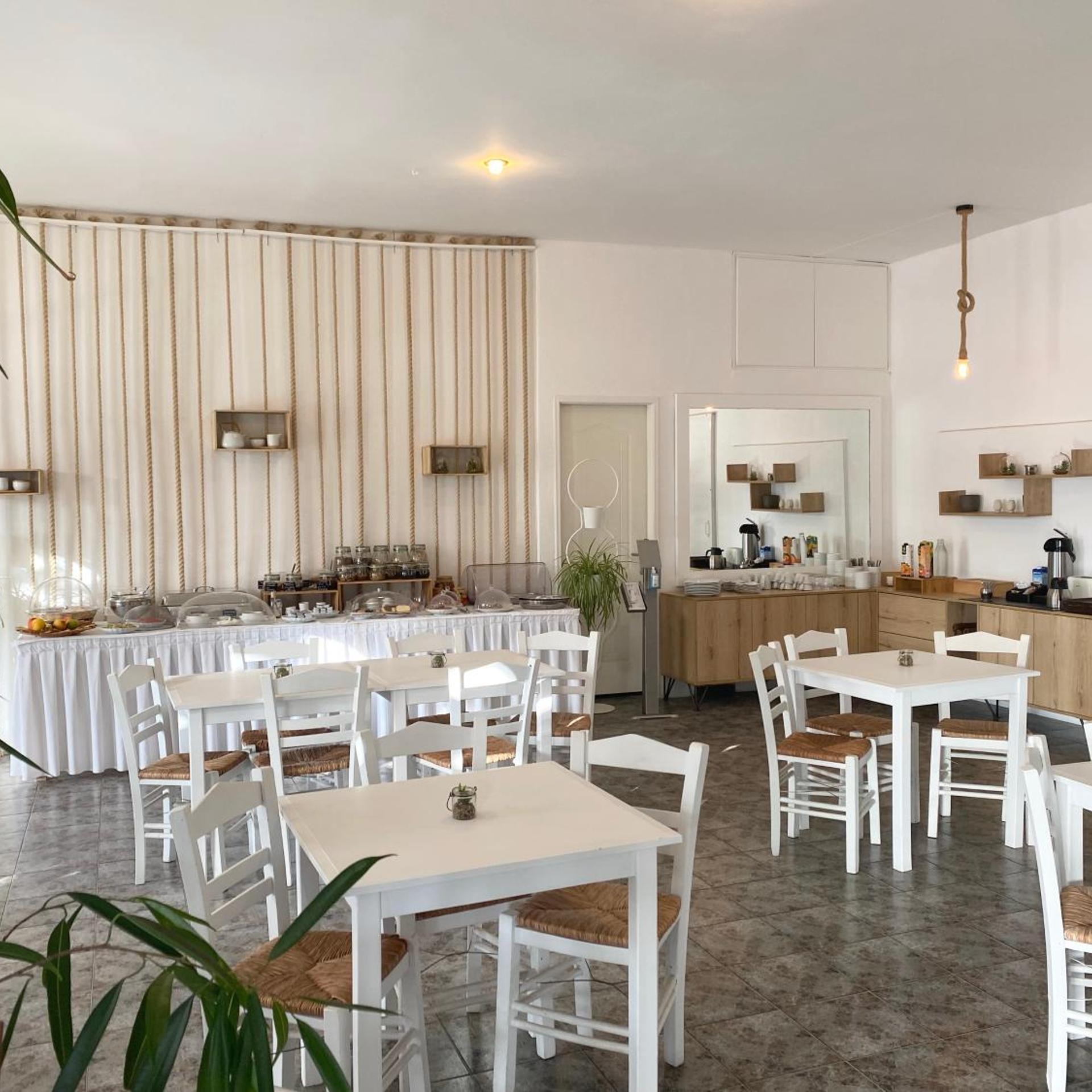 ASTERI(STAR)HOTEL 26/53