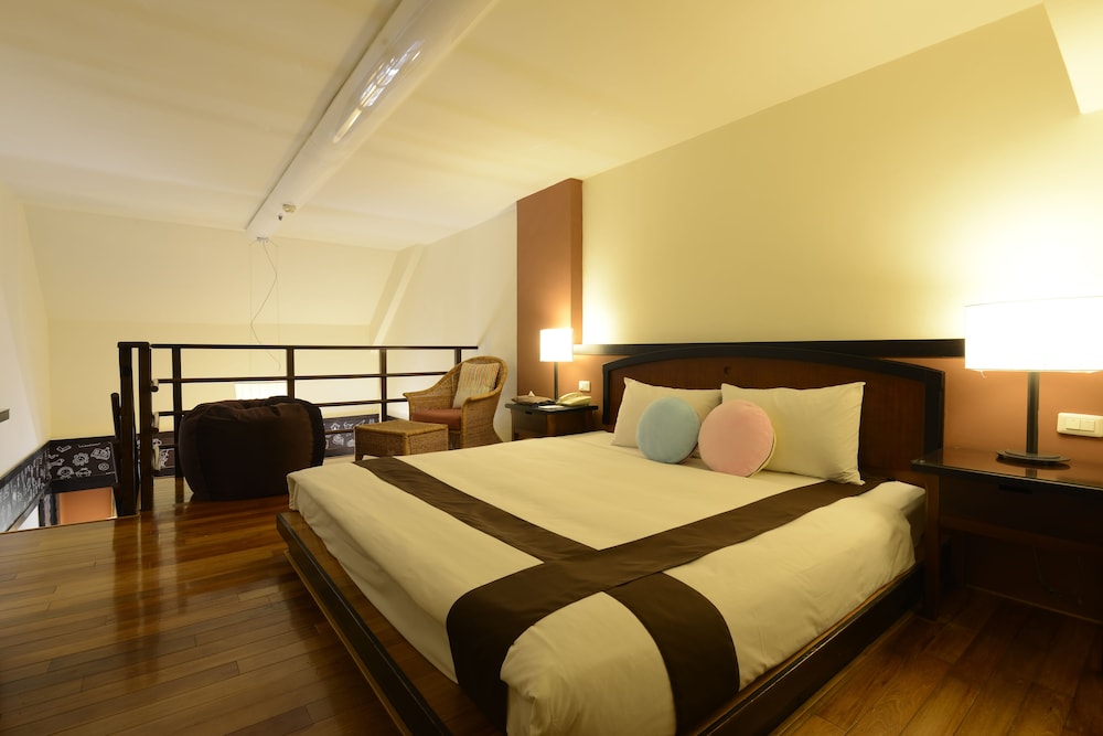 Yoho Beach Resort 25/76