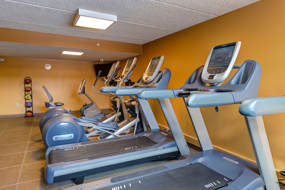 DoubleTree by Hilton Akron Fairlawn 28/50