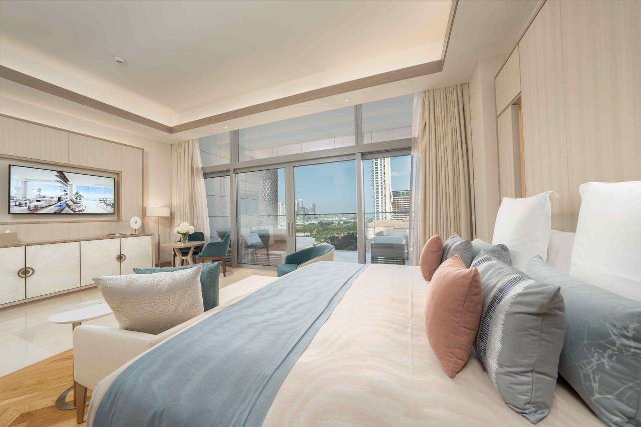 FIVE LUXE JBR 16/77