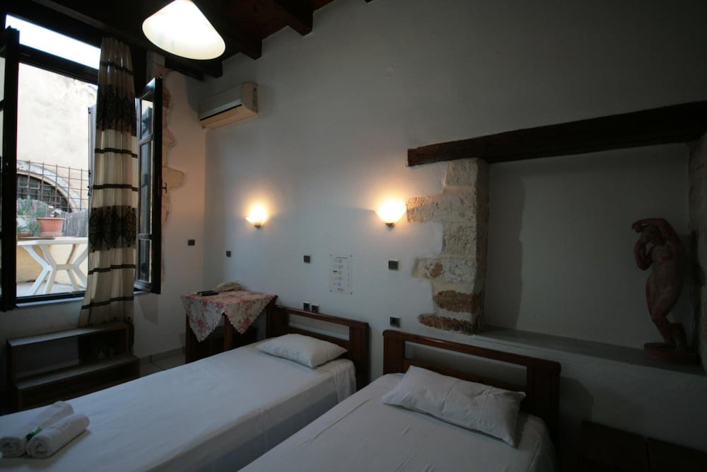 Chania Rooms 9/48