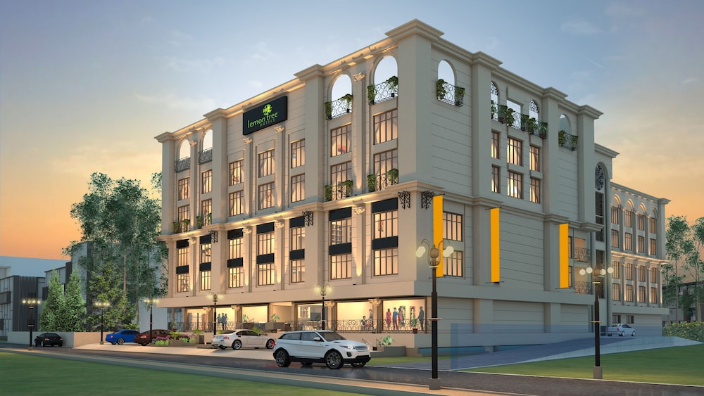 Lemon Tree Hotel Siliguri 2/31