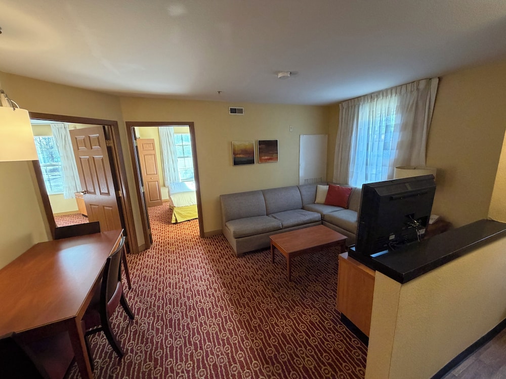 MainStay Suites Bloomington near University 22/42