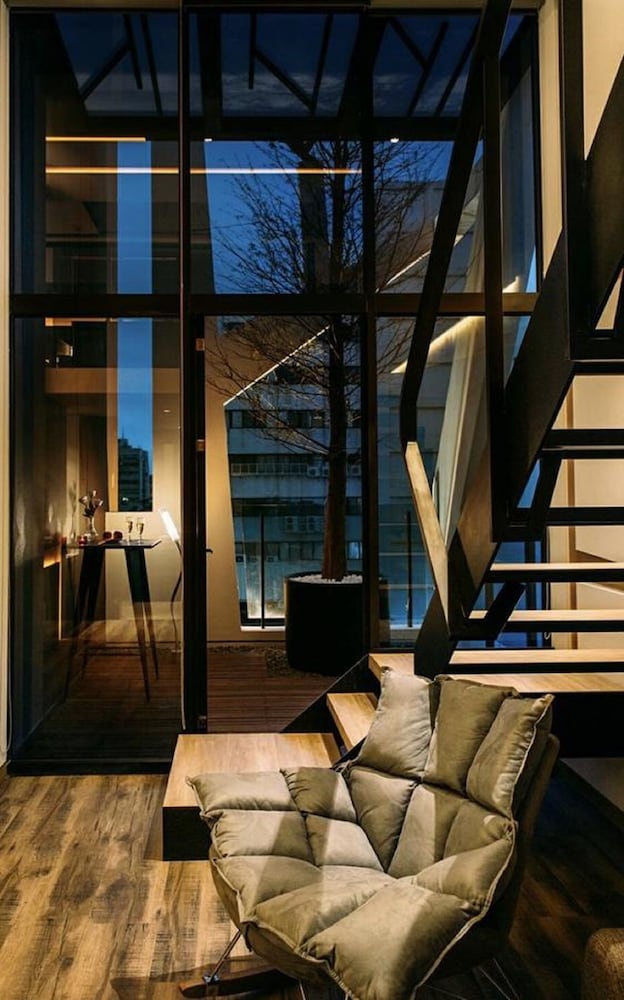 CHECK inn Taichung Zhongshan 30/50