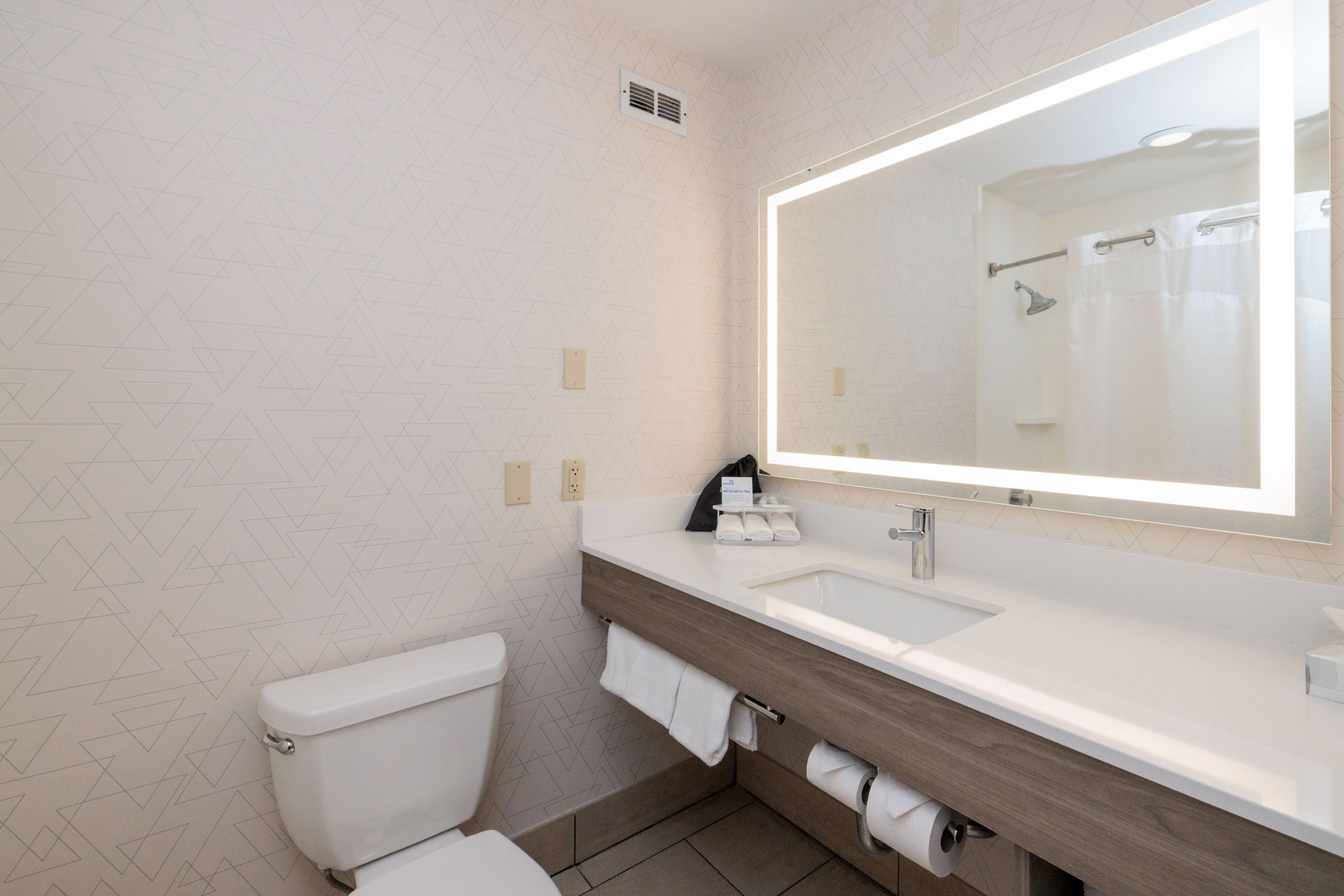 Holiday Inn Express Hotel Suites Berkeley 70/73