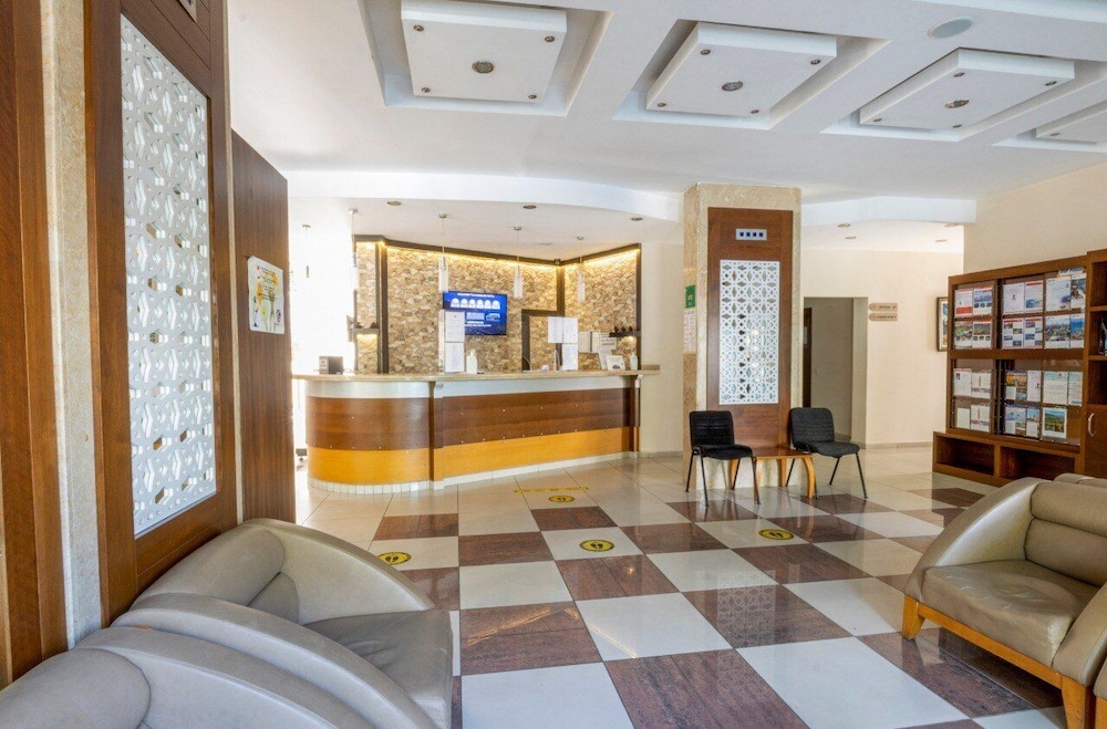 Kandelor Hotel 13/72