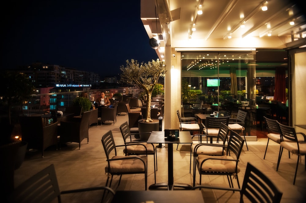 Mondial Hotel Tirana 62/70