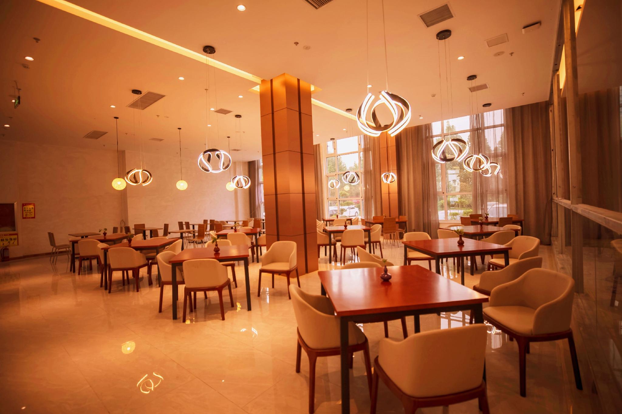 GreenTree Eastern Xiangyang Zhongyuan West Road Hotel 12/23