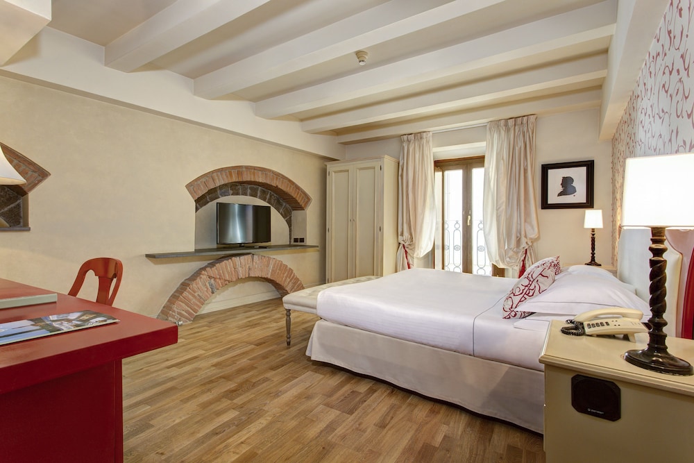 Grand Hotel Cavour 26/76