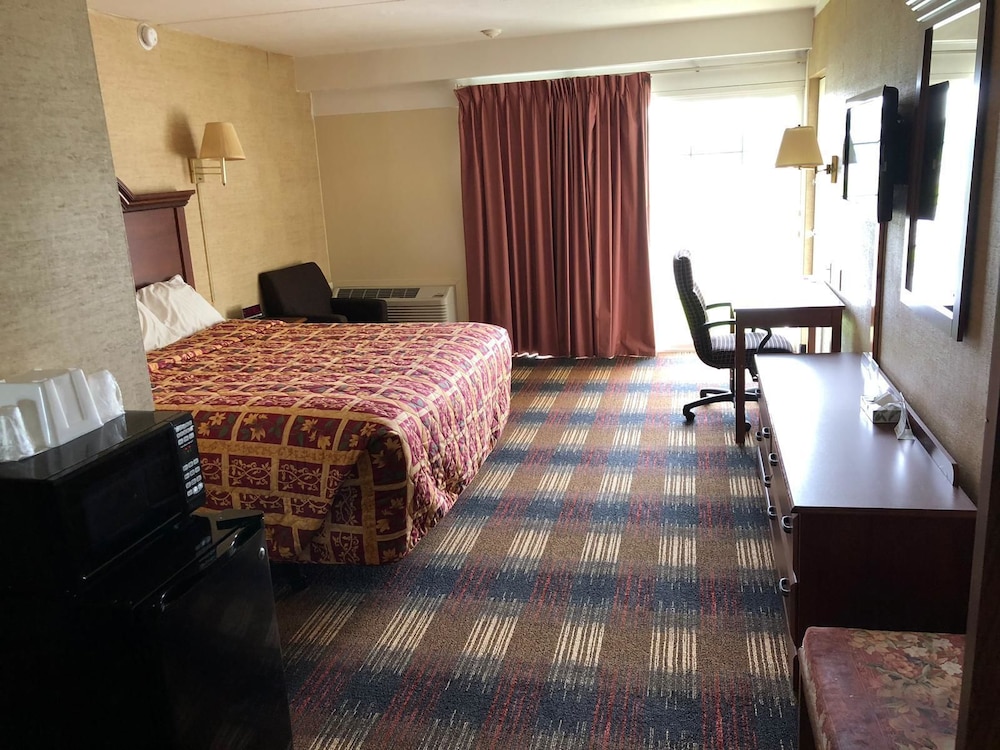 Red Carpet Inn North Syracuse 21/38