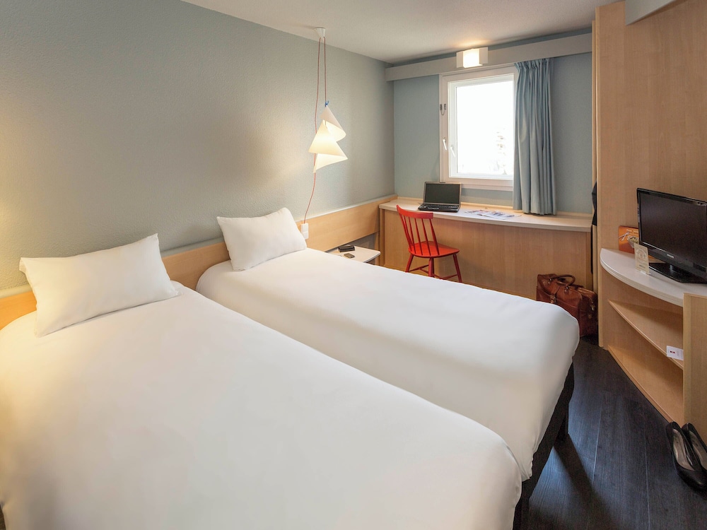 IBIS MONTELIMAR NORD 19/69