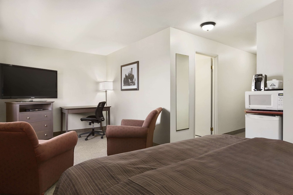 Days Inn by Wyndham Steinbach 18/43