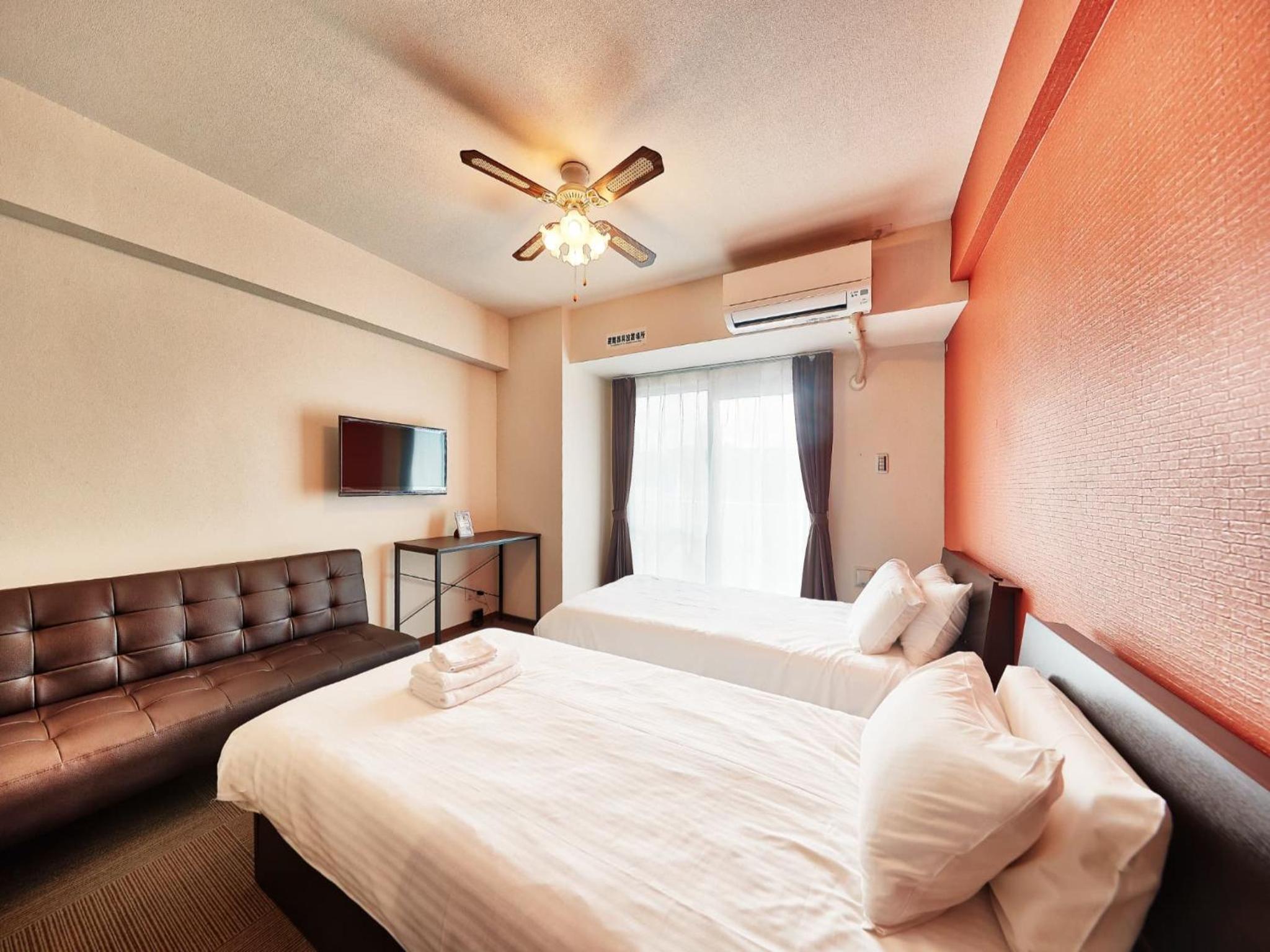 Condominium, Twin Beds